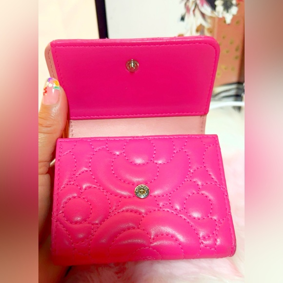 Lambskin Camellia Embossed Compact leather Wallet Fuchsia - Picture 14 of 17